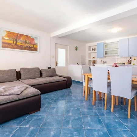 Bistra Apartment *