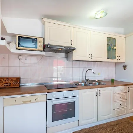 Bistra Apartment *