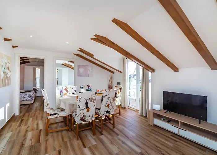 Bistra Apartman Pakostane